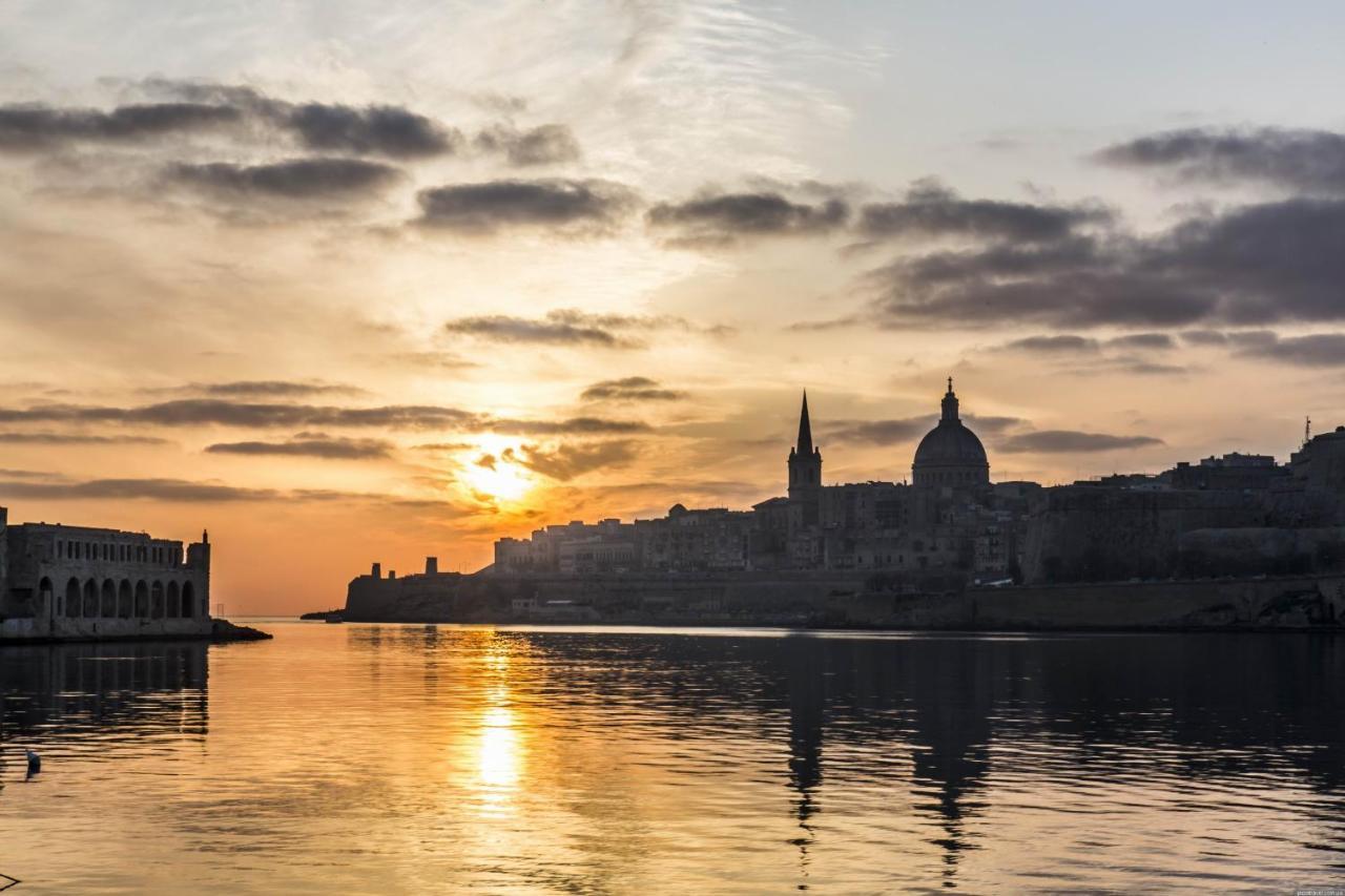 Modern Apartment In The Best Location, Perfect For Families Sliema Ngoại thất bức ảnh